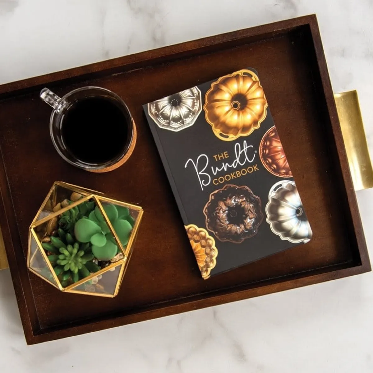 Outlet Boek: Nordic Ware The Original Bundt Cookbook