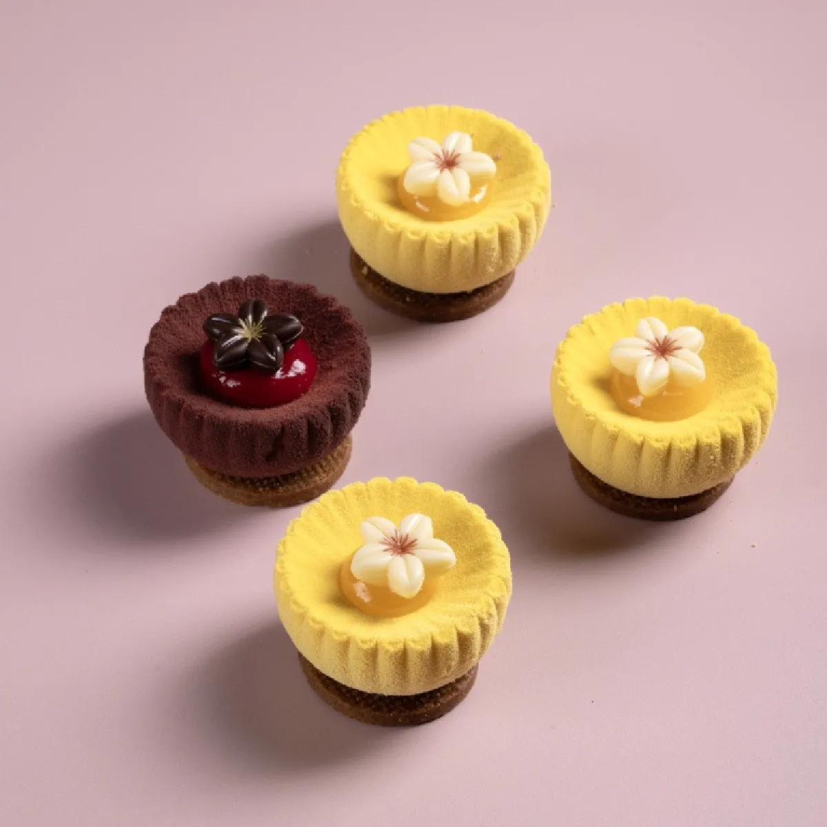 Hot Dobla Chocoladedecoratie Bloem Wit (80 stuks)