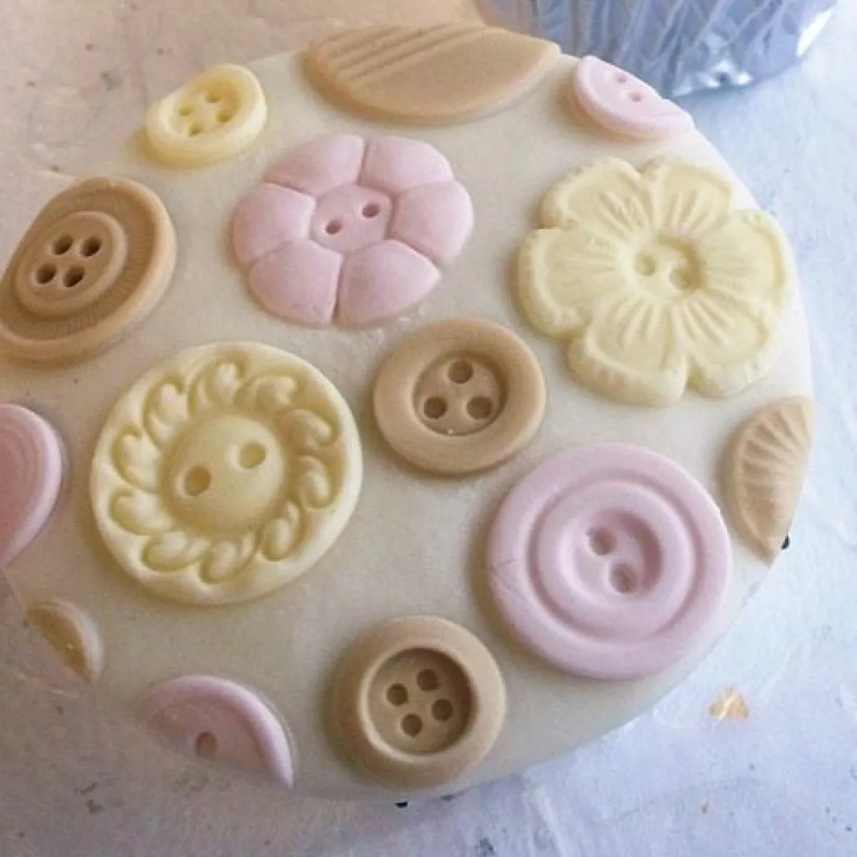 Online Katy Sue Mold Knopen