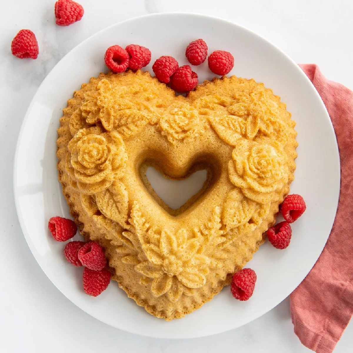 New Nordic Ware Floral Heart Tulband Bakvorm