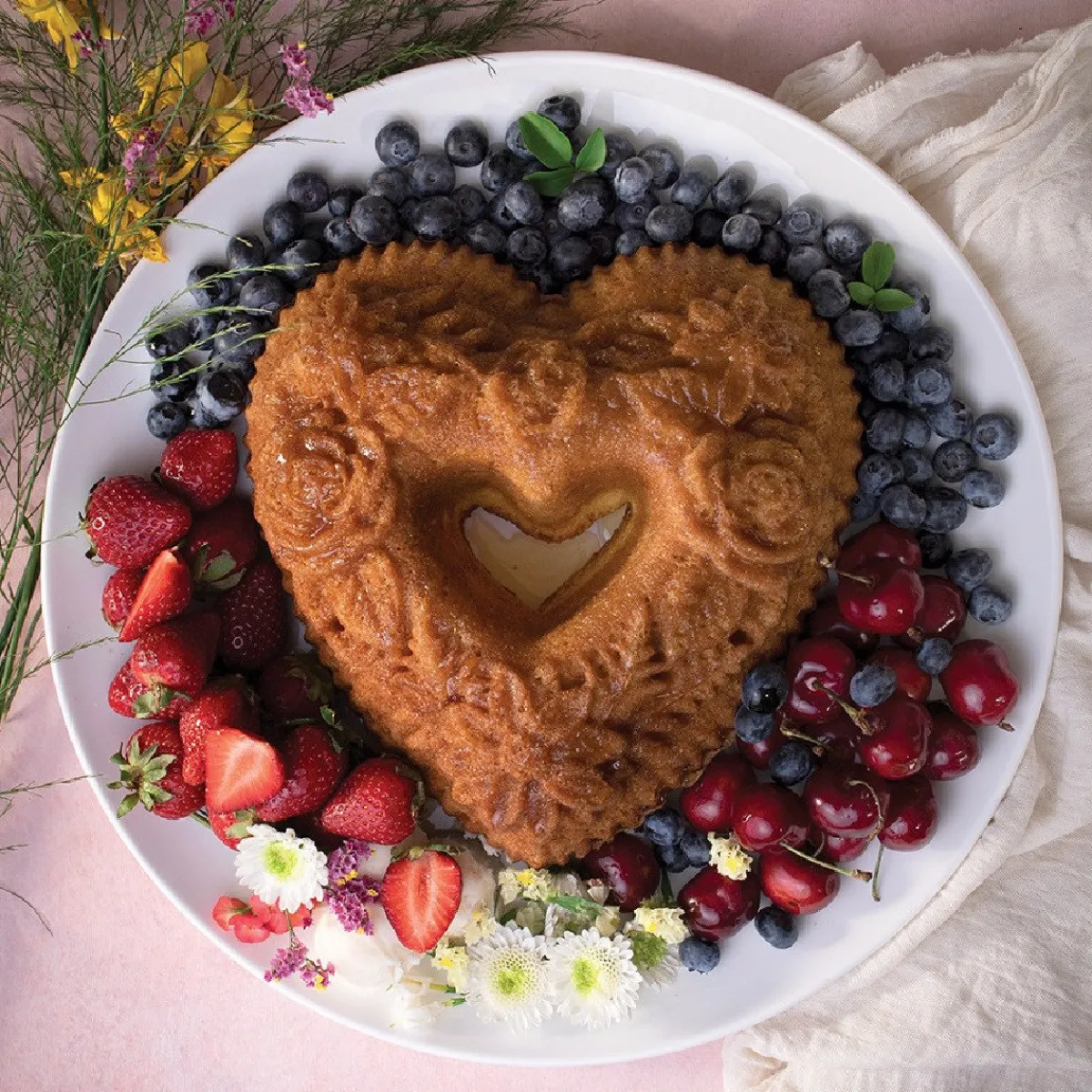 New Nordic Ware Floral Heart Tulband Bakvorm