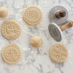 New Nordic Ware Koekjesstempel Greetings Set/3