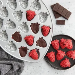 Sale Nordic Ware Mini Aardbei Bakvorm