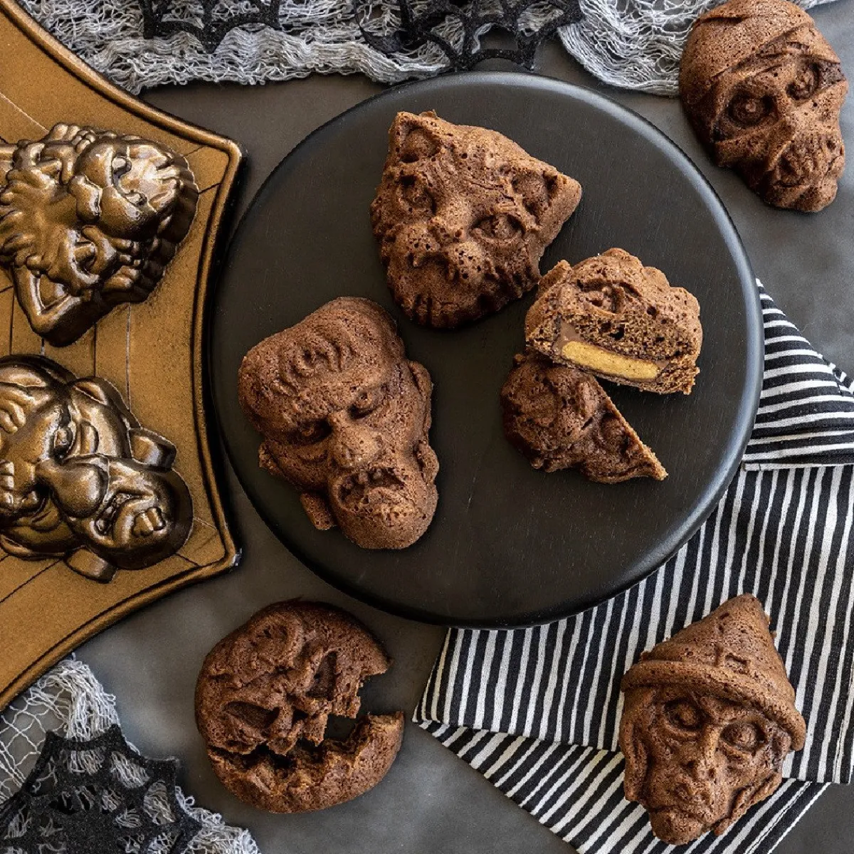 Best Nordic Ware Monster Mask Bakvorm