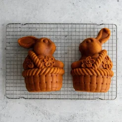 Discount Nordic Ware Paashaas in Mandje Bakvorm