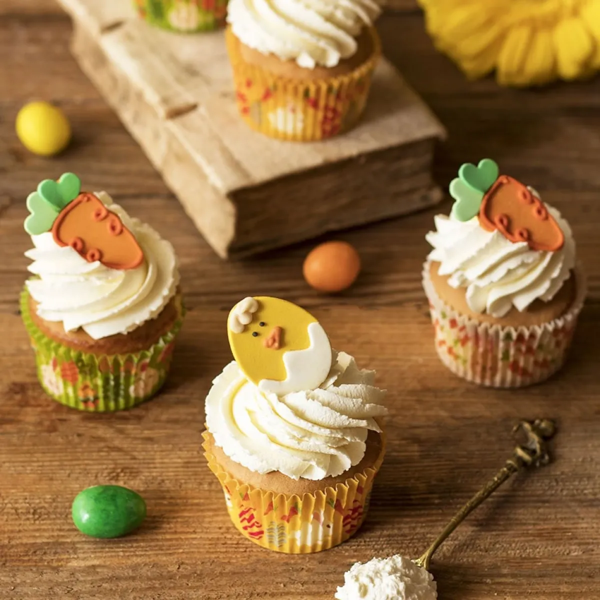 Decora Suikertie Wortel en Ei 6st. 5cm**